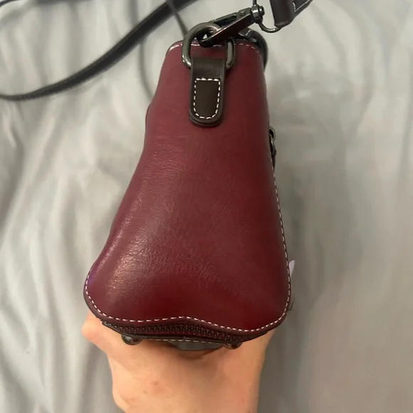 Metal Strap Zipper Crossbody Bag - Picture 4 of 11